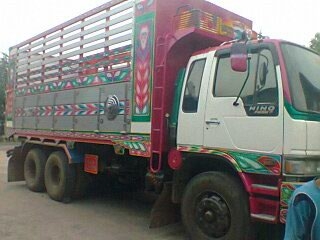 ขายรถบรรทุกสิบล้อดั๊มพ์ HINO 3M 240 แรง เครื่องเดิม เกียร์เดิม ดั๊มพ์คอกเกษตร ช่วงล่าง ZM 10 น็อต กระจกไฟฟ้า ทะเบียนพร้อม