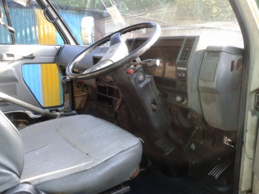 ขายหกล้อ NPR 61L ยาว 4.40 เมตร