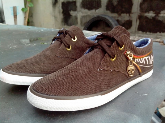 ร้องเท้าใหม่ไว้ไส่ขับรถ399ทุกคู่คับ ร้องเท้าใหม่ไว้ไส่ขับรถ399ทุกคู่คับ