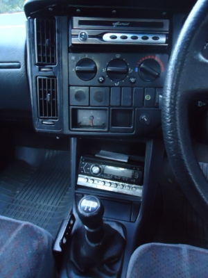 VOLVO 460 GLT ปี 37 เกียร์ธรรมดา สภาพสวยเดิมๆ ขับดี เครื่องเงียบ นิ่ง  96,000.-