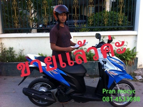 honda click125i สีน้ำเงินขาว ปี2555