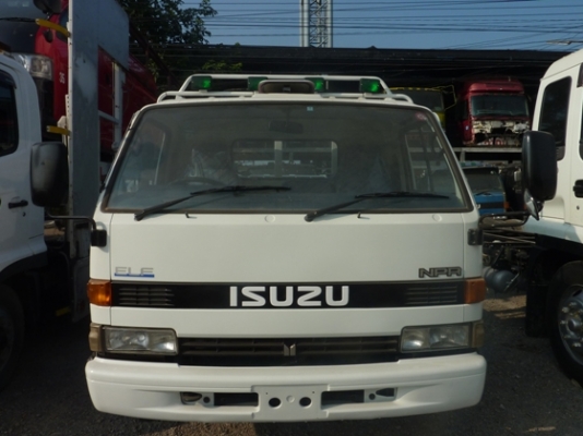 NPR ตาหวาน พื้นเรียบบรรทุกรถ พร้อมทะเบียน