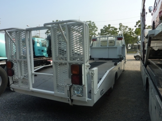 NPR ตาหวาน พื้นเรียบบรรทุกรถ พร้อมทะเบียน