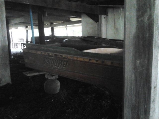 เรือไม้สัก2ตอนขนาดกว้าง1เมตร ยาว4เมตร ขาย 6000 บาท