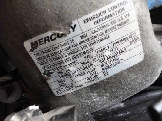 ขายเครื่องเรือ mercury v6 250hp