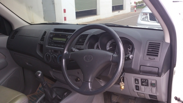 TOYOTA VIGO 2.7VVTI MT J SMART CAB ถูก ดี พร้อมใช้
