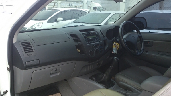 TOYOTA VIGO 2.7VVTI MT J SMART CAB ถูก ดี พร้อมใช้