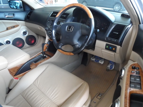HONDA ACCORD 2.4 S I-VTEC AUTO ปี 2003 สีบรอนซ์ HONDA ACCORD 2.4 S I-VTEC AUTO ปี 2003 สีบรอนซ์