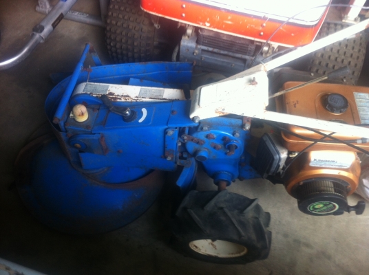 ขายรถตัดหญ้าแบบเดินตาม ขายรถตัดหญ้าแบบเดินตาม