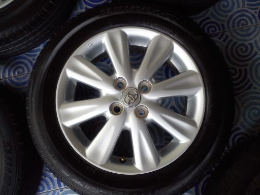 ล้อแม็ก Toyota vios ขอบ15-4-100 พร้อมยางบริดสโตน 4วง8,500 บาท
