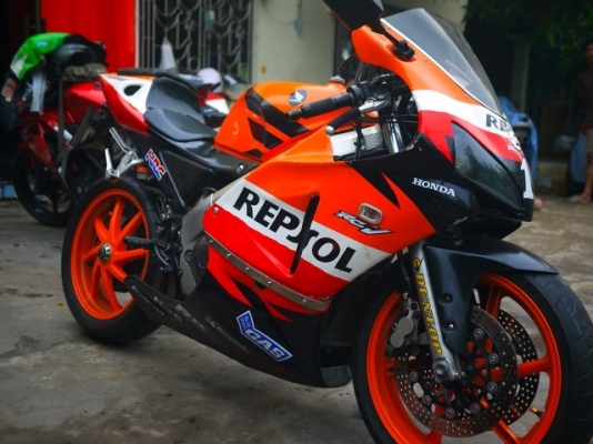 รับสั่งประกอบ Cbr400 Vfr Nc30 Nc35 จัดไฟแนนท์ได้เลือกสีเลือกลายเลือกแฟริ่งได้