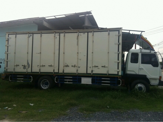 MITSUBISHI FK 457 ตู้บรรทุก 10 บาน