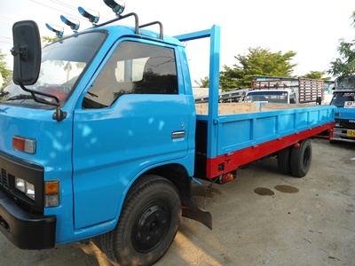 ขายรถ6ล้อ isuzu cheetah ยาว5เมตร50 ทำสีมาใหม่