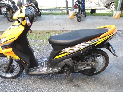 ขายรถจักรยานยนต์honda click สภาพเดิมๆ