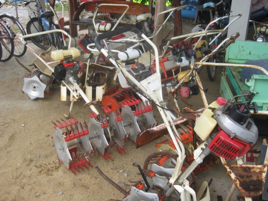 เครื่องพรวนหญ้าในร่องข้าว เครื่องพรวนหญ้าในร่องข้าว