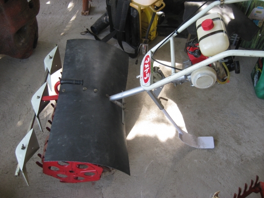 เครื่องพรวนหญ้าในร่องข้าว เครื่องพรวนหญ้าในร่องข้าว