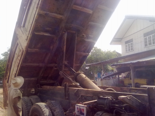 ขายกระบะดั้ม สิบล้อ พร้อมชุดดั้มครับ