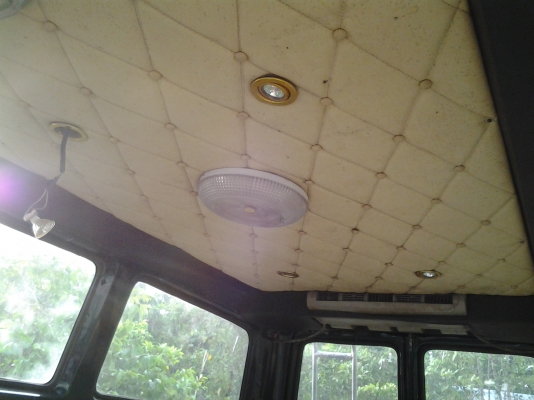 ทรานซิท มีแต่โครงครับ ไม่มีเครื่อง ช่วงล่าง  ทะเบียน ขาย12,000