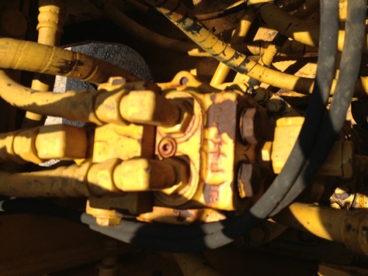 รถแบคโฮ KOMATSU PC130-6 รถแบคโฮ KOMATSU PC130-6