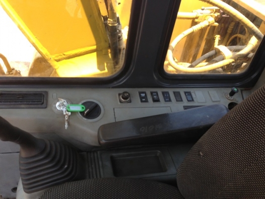 รถแบคโฮ KOMATSU PC130-6 รถแบคโฮ KOMATSU PC130-6