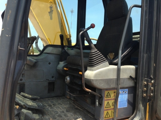 รถแบคโฮ KOMATSU PC130-6 รถแบคโฮ KOMATSU PC130-6