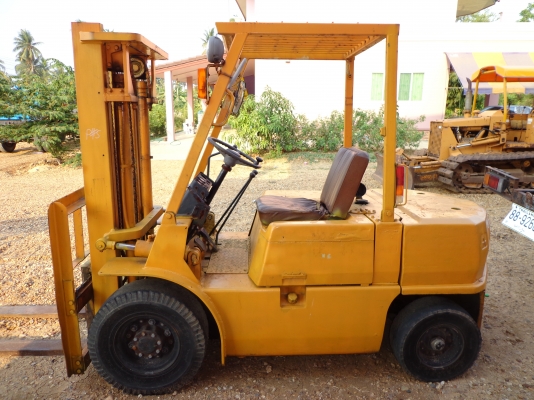 ขายรถยก MITSUBISHI FD30 เครื่องดีเซล ติดต่อคุณยุทธิ์ โทร. 081-9870866 คุณจิ๊ด โทร. 089-7949488