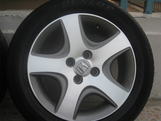 ขายล้อแม็ก Honda civic 5ก้าน 15"x6" et45 4รู100 +ยางปี10 (081-3747940)