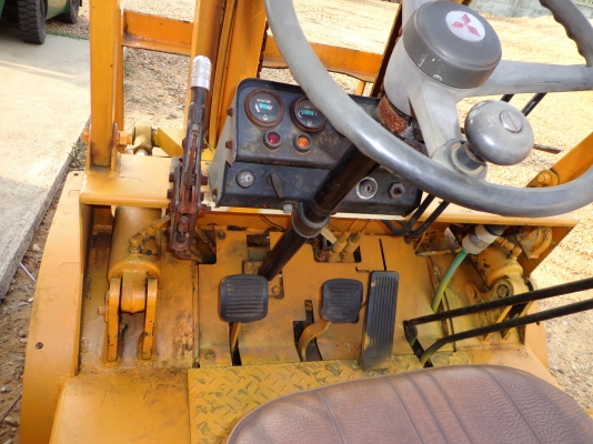 ขายรถยก MITSUBISHI FD30 เครื่องดีเซล ติดต่อคุณยุทธิ์ โทร. 081-9870866 คุณจิ๊ด โทร. 089-7949488