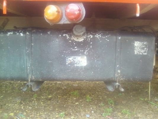 ขาย  หกล้อ NPR 120  HP  ฝาขาว