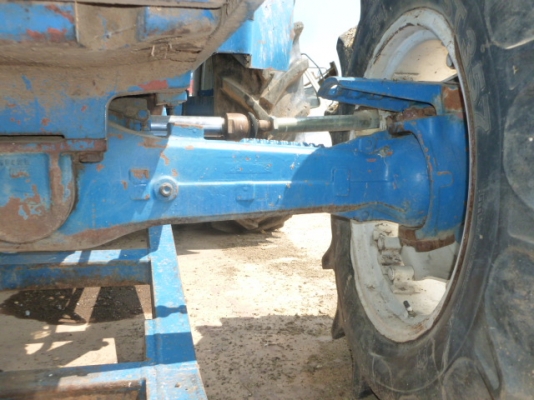 แสงฟ้าเต้นรถ///จำหน่ายรถไถ2เพลา FORD-6640 ฮอนแลน เกียร์ธรรมดา พร้อมเล่มทะเบียน