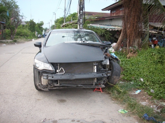 ขายซากรถอุบัติเหตุฮอนด้าซีวิค FD ปี2011สีดำ พร้อมเล่มทะเบียน.บุคคล