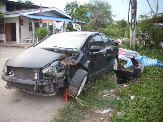 ขายซากรถอุบัติเหตุฮอนด้าซีวิค FD ปี2011สีดำ พร้อมเล่มทะเบียน.บุคคล