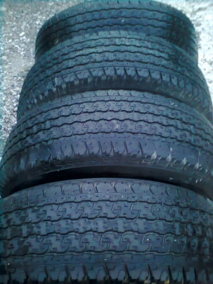 ขายแม็กพร้อมยาง 6 รู ขอบ16 ยางบริสโตร์ 265/70R16 ยางปี09 1ชุด