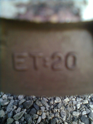 ขายแม็กพร้อมยาง 6 รู ขอบ16 ยางบริสโตร์ 265/70R16 ยางปี09 1ชุด