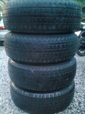 ขายแม็กพร้อมยาง 6 รู ขอบ16 ยางบริสโตร์ 265/70R16 ยางปี09 1ชุด