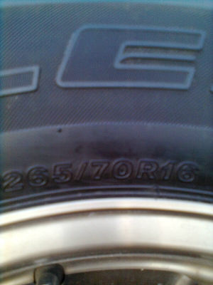 ขายแม็กพร้อมยาง 6 รู ขอบ16 ยางบริสโตร์ 265/70R16 ยางปี09 1ชุด