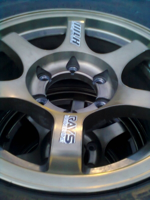 ขายแม็กพร้อมยาง 6 รู ขอบ16 ยางบริสโตร์ 265/70R16 ยางปี09 1ชุด