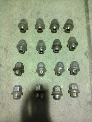 ขายแม็ก โตโยต้า วีออส ขอบ15  4วง พร้อมน๊อต 16 ตัว