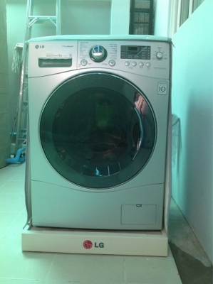 ขายด่วนถูกๆเครื่องซักผ้าฝาหน้า LG รุ่น WD-14085TDS มีของแถม ต่อรองราคาได้ 13000