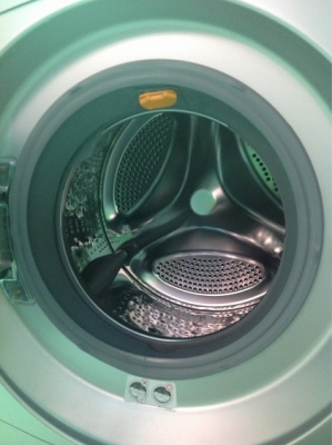 ขายด่วนถูกๆเครื่องซักผ้าฝาหน้า LG รุ่น WD-14085TDS มีของแถม ต่อรองราคาได้ 13000