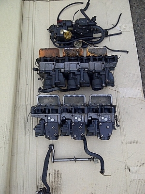 ขาย..คาร์บูเรเตอร์จอนท์สัน150และเมอร์คิวรี่150