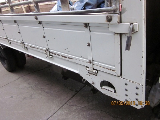 ขายกระบะรถ 6 ล้อ ISUZU NPR ยาว 5 เมตร