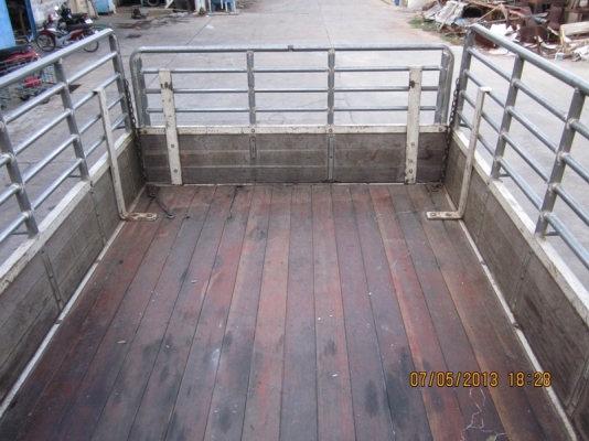 ขายกระบะรถ 6 ล้อ ISUZU NPR ยาว 5 เมตร