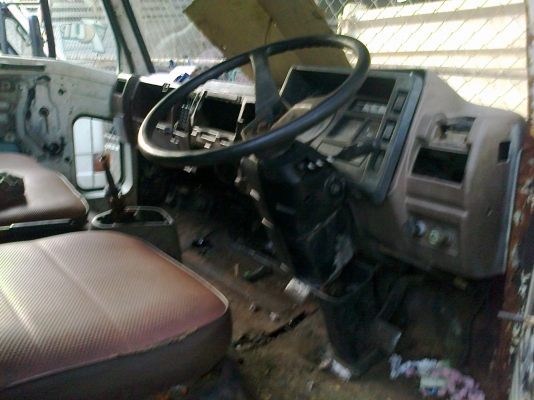 6ล้อตู้แห้ง2คัน 110แรงและ115แรงราคา230000และ290000บ. 6ล้อตู้แห้ง2คัน 110แรงและ115แรงราคา230000และ290000บ.