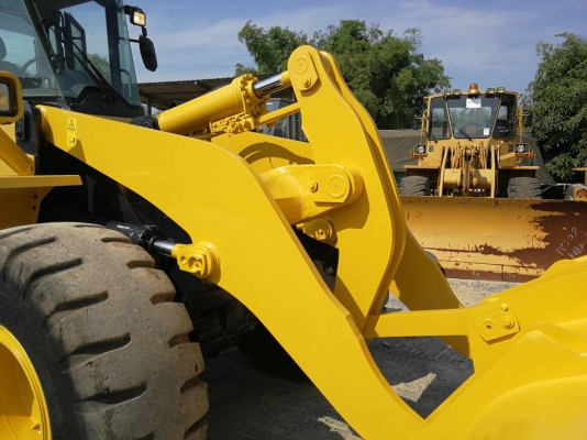 ขายถูก KOMATSU WA320-6 สภาพสวย นำเข้าจากญี่ปุ่น โทร.090-986-2521 อ๊อบ