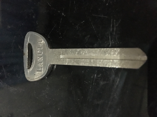 ลูกกุญแจประตูรถLANCIA