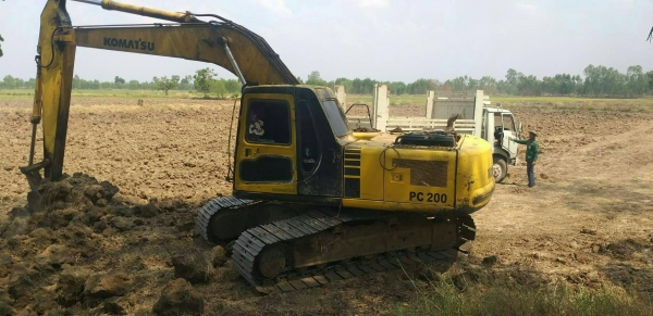 มี VDO ให้ชม.รถแบคโฮ KOMATSU PC200-6 เอกสารเล่ม แอร์พร้อม ไฟตัด ราคา 570000 มี VDO ให้ชม.รถแบคโฮ KOMATSU PC200-6 เอกสารเล่ม แอร์พร้อม ไฟตัด ราคา 570000