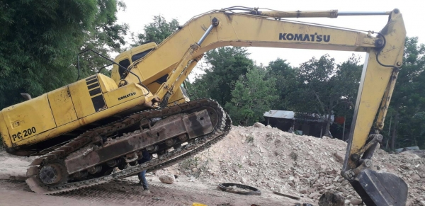 มี VDO ให้ชม.รถแบคโฮ KOMATSU PC200-6 เอกสารเล่ม แอร์พร้อม ไฟตัด ราคา 570000 มี VDO ให้ชม.รถแบคโฮ KOMATSU PC200-6 เอกสารเล่ม แอร์พร้อม ไฟตัด ราคา 570000