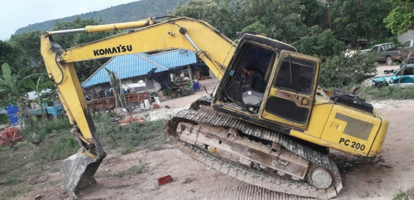 รถแบคโฮ KOMATSU PC200-6 เอกสารเล่ม แอร์พร้อม ไฟตัด ราคา 570000