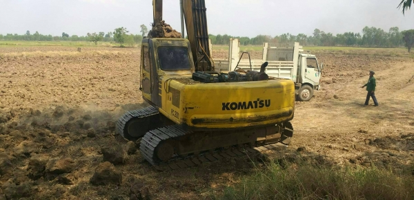 รถแบคโฮ KOMATSU PC200-6 เอกสารเล่ม แอร์พร้อม ไฟตัด ราคา 570000